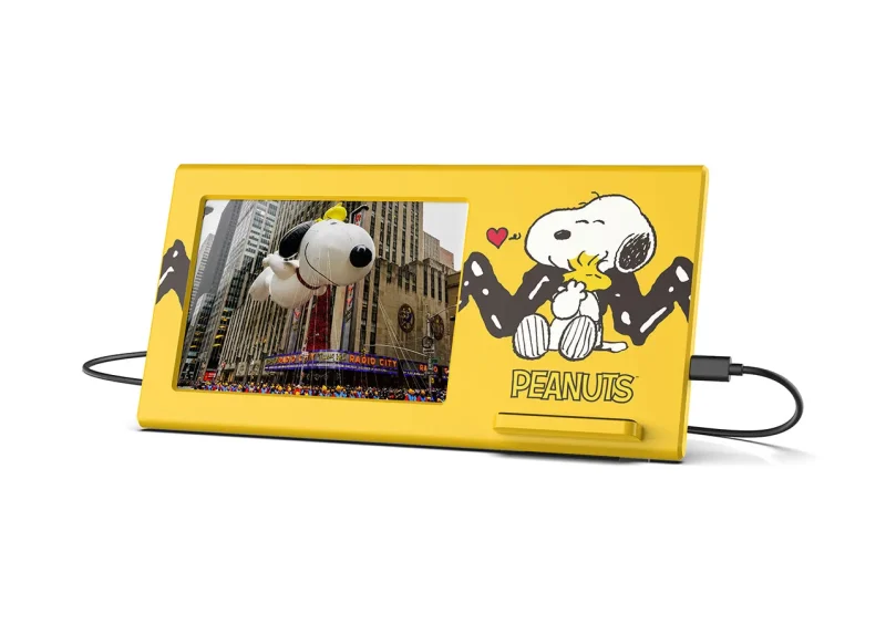 charlie brown peanuts wireless charging frame